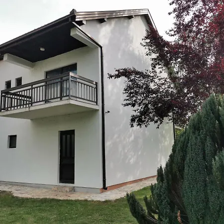 Σπίτι διακοπών River House Arelic