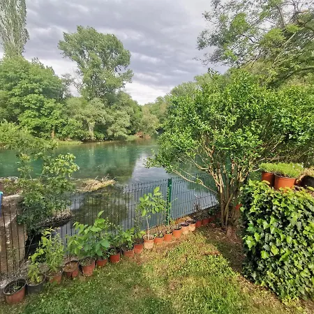 Σπίτι διακοπών River House Arelic *